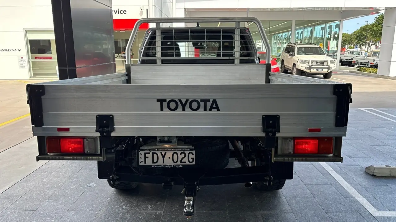2023 Toyota Hilux Gallery Image 4
