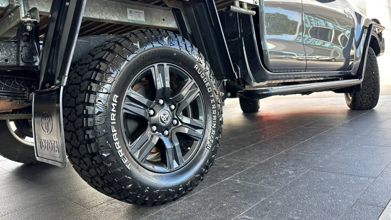 2023 Toyota Hilux Gallery Image 6