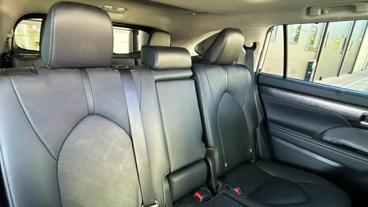 2021 Toyota Kluger Hybrid Gallery Image 10