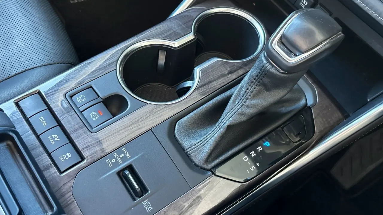 2021 Toyota Kluger Hybrid Gallery Image 14