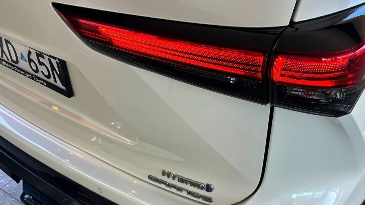 2021 Toyota Kluger Hybrid Gallery Image 4