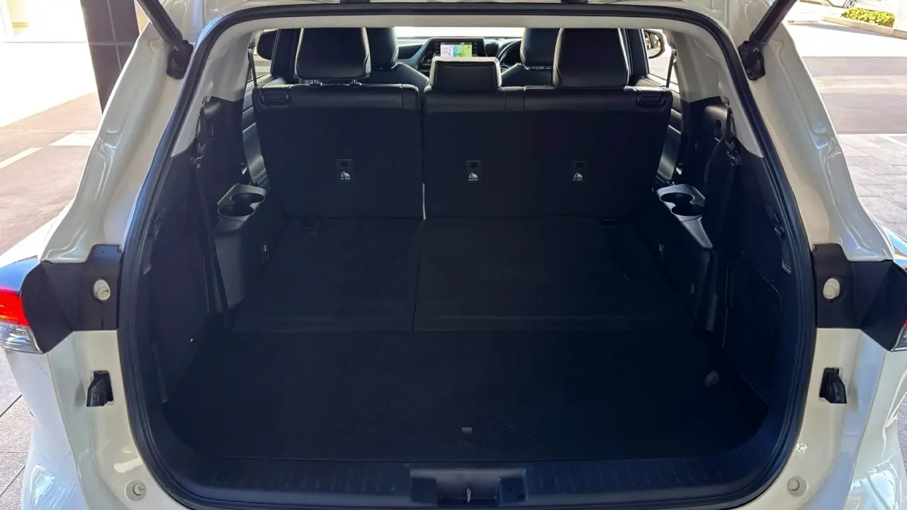 2021 Toyota Kluger Hybrid Gallery Image 6