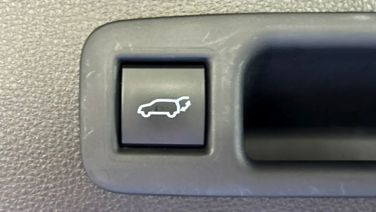 2021 Toyota Kluger Hybrid Gallery Image 8