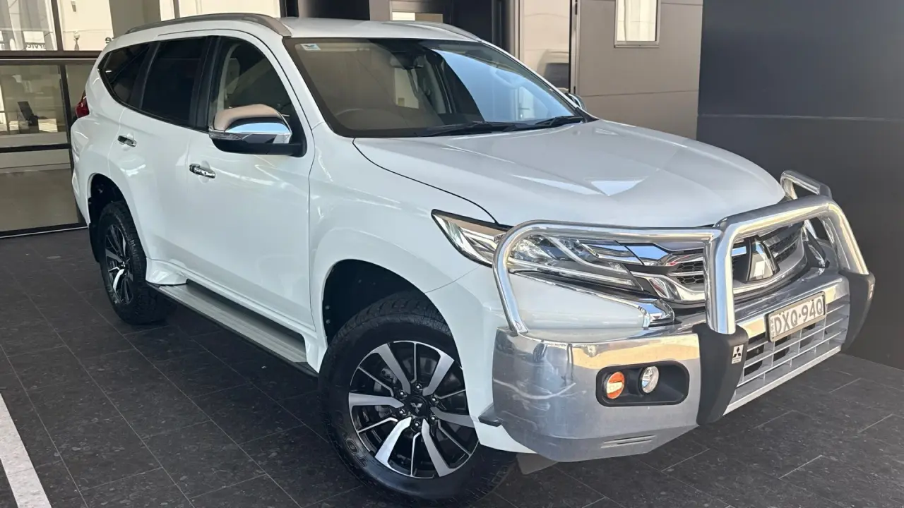 2018 MITSUBISHI PAJERO SPORT Gallery Image 1