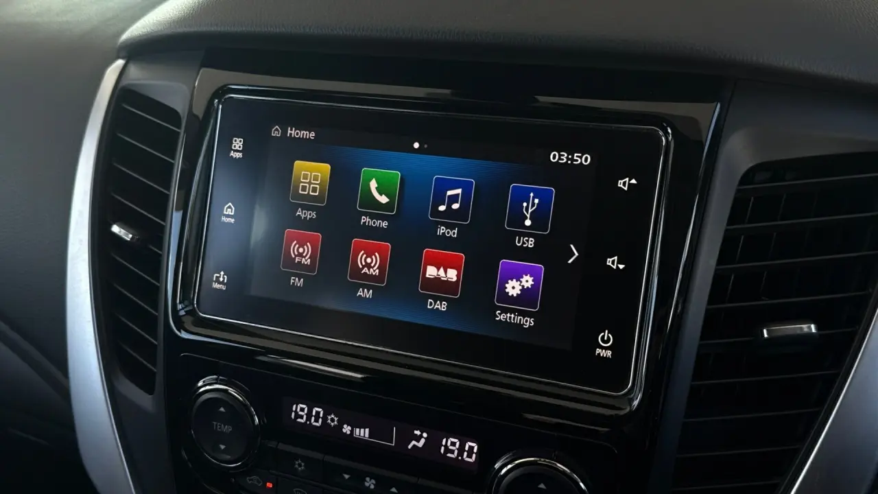 2018 MITSUBISHI PAJERO SPORT Gallery Image 14