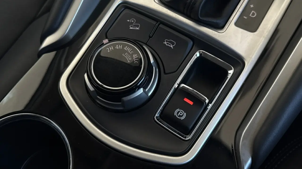 2018 MITSUBISHI PAJERO SPORT Gallery Image 17