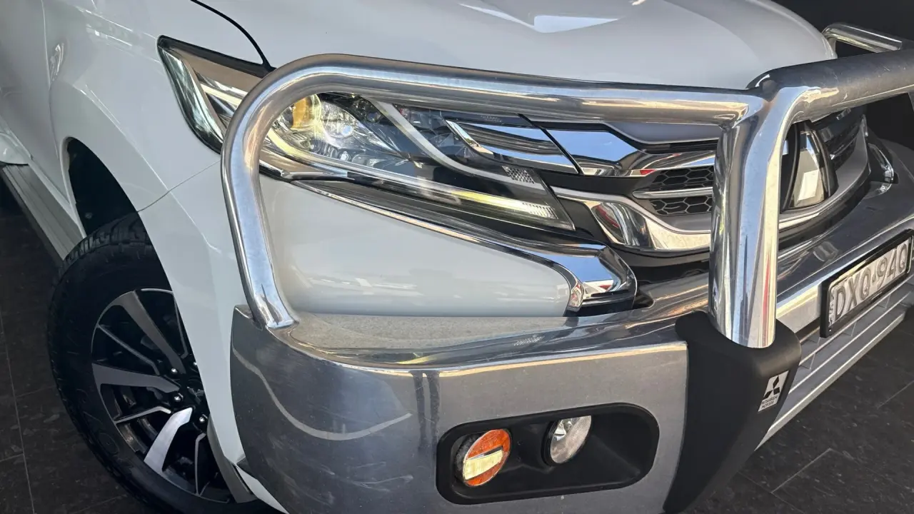 2018 MITSUBISHI PAJERO SPORT Gallery Image 3