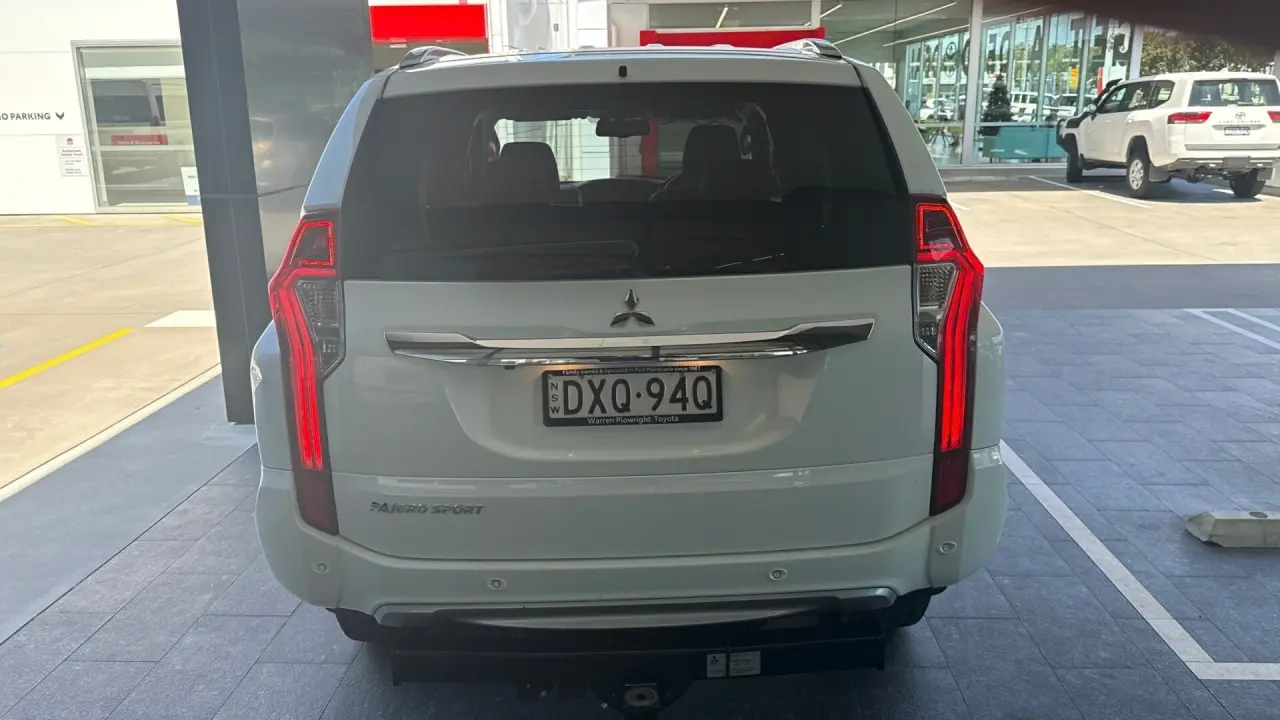 2018 MITSUBISHI PAJERO SPORT Gallery Image 6