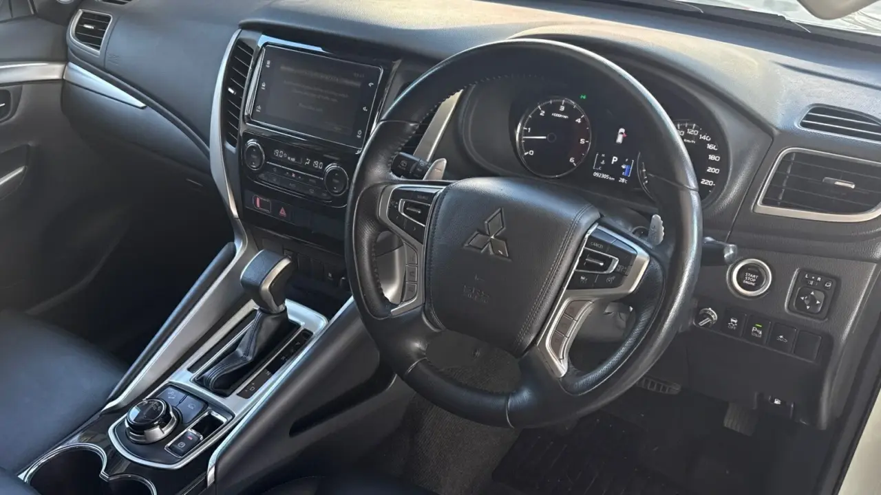 2018 MITSUBISHI PAJERO SPORT Gallery Image 9