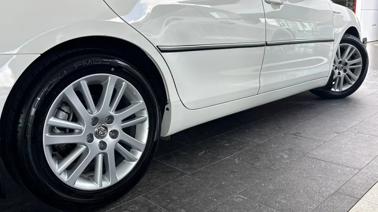 2011 Toyota Aurion Gallery Image 5