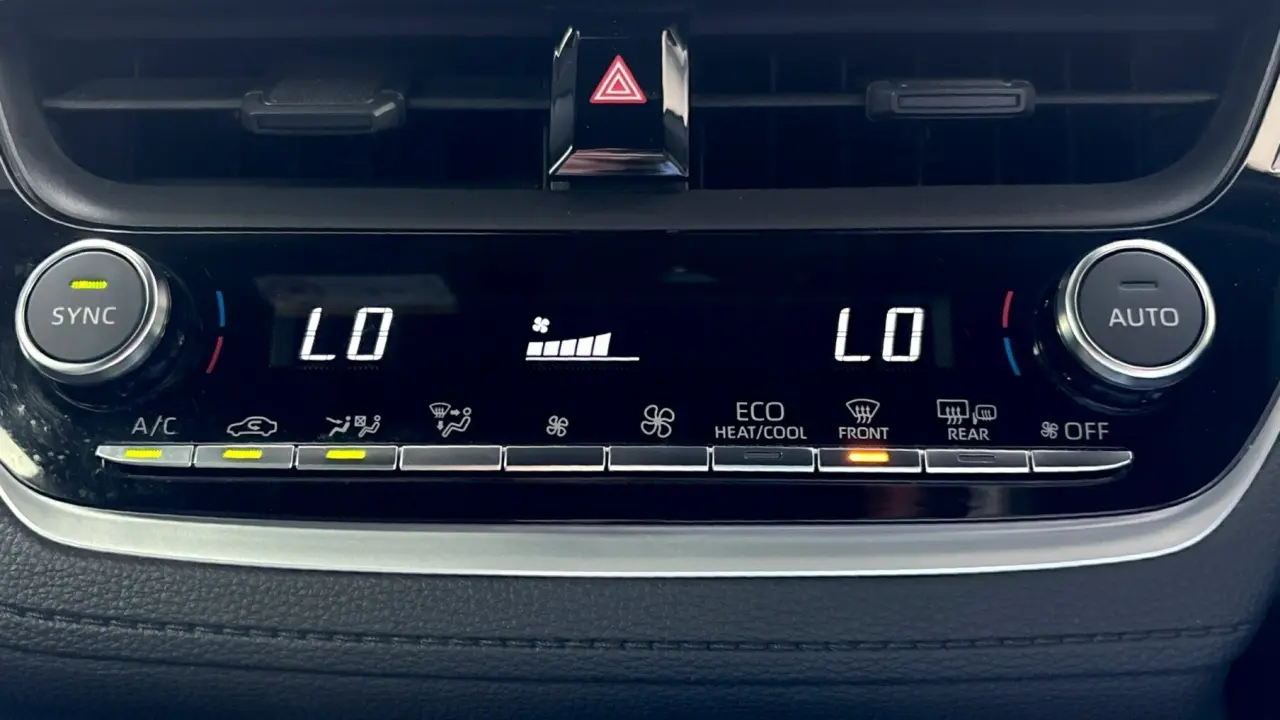 2023 Toyota Corolla Cross Hybrid Gallery Image 14