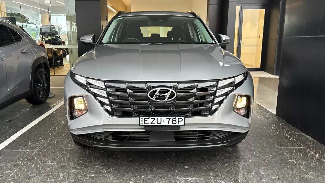 2023 HYUNDAI TUCSON Gallery Image 3