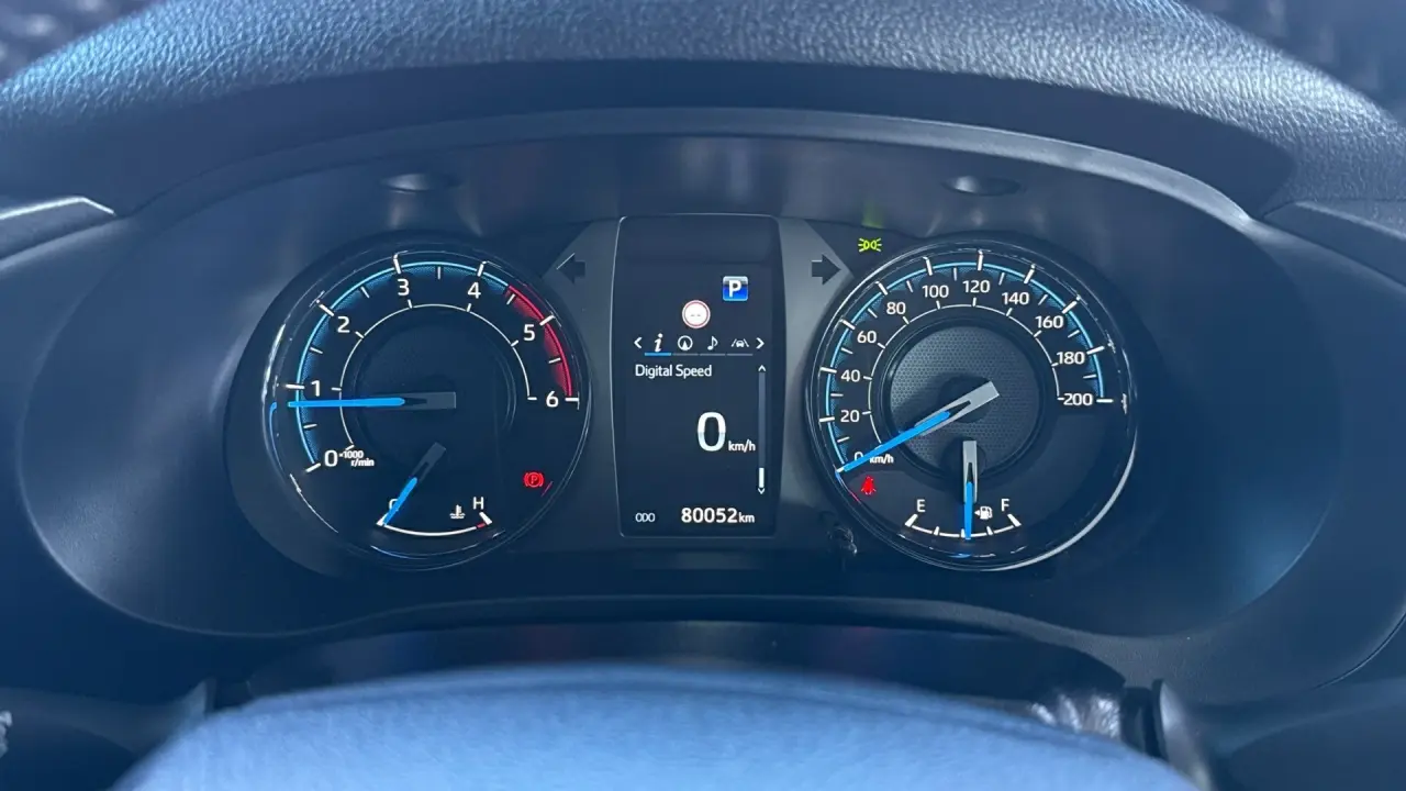 2022 Toyota Hilux Gallery Image 11