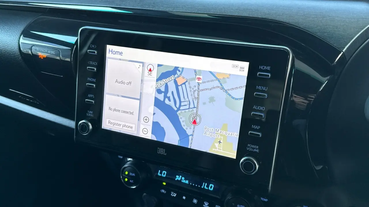 2022 Toyota Hilux Gallery Image 12