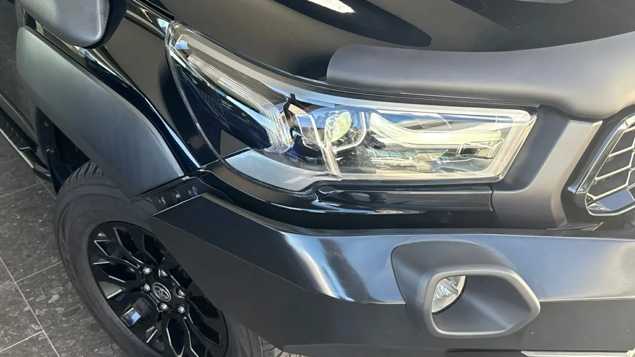 2022 Toyota Hilux Gallery Image 3