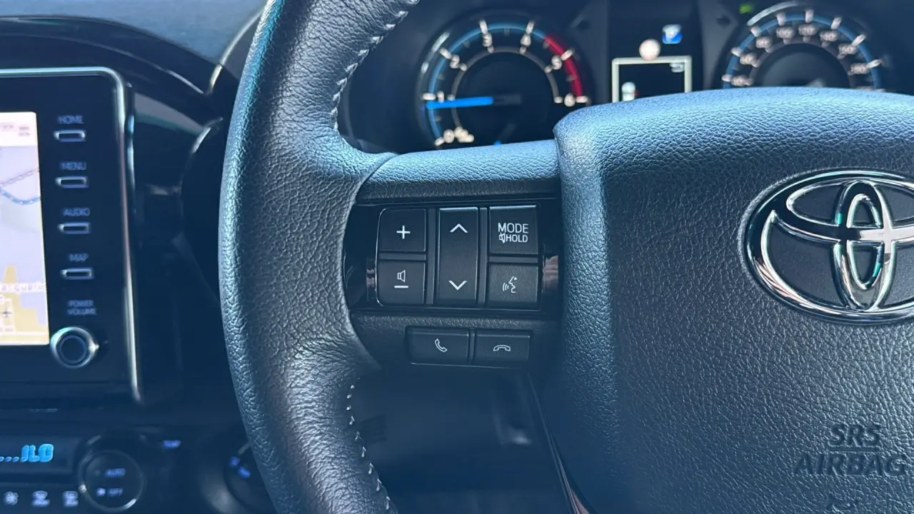 2022 Toyota Hilux Gallery Image 9