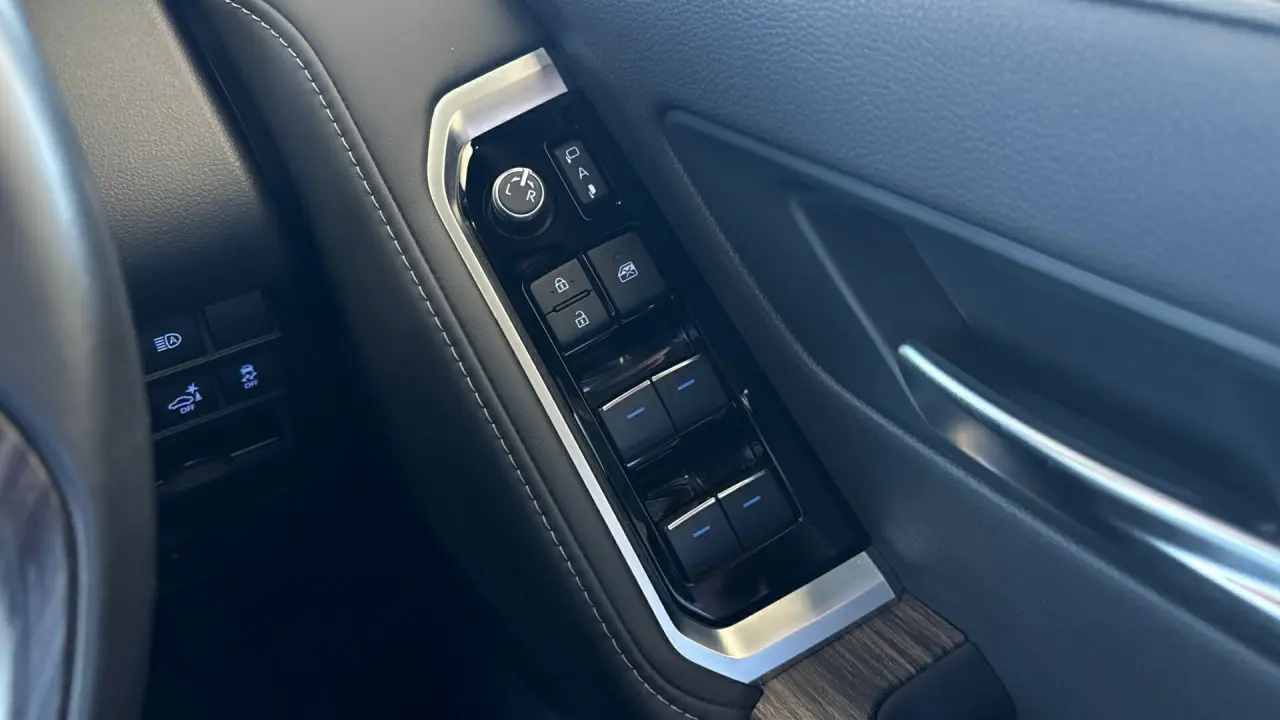 2023 Toyota Landcruiser Gallery Image 21