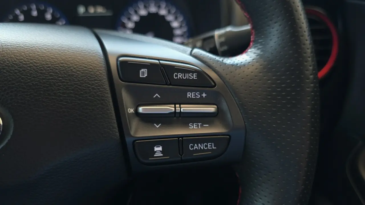 2020 HYUNDAI KONA Gallery Image 16