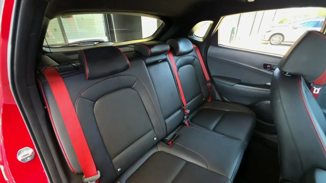 2020 HYUNDAI KONA Gallery Image 7