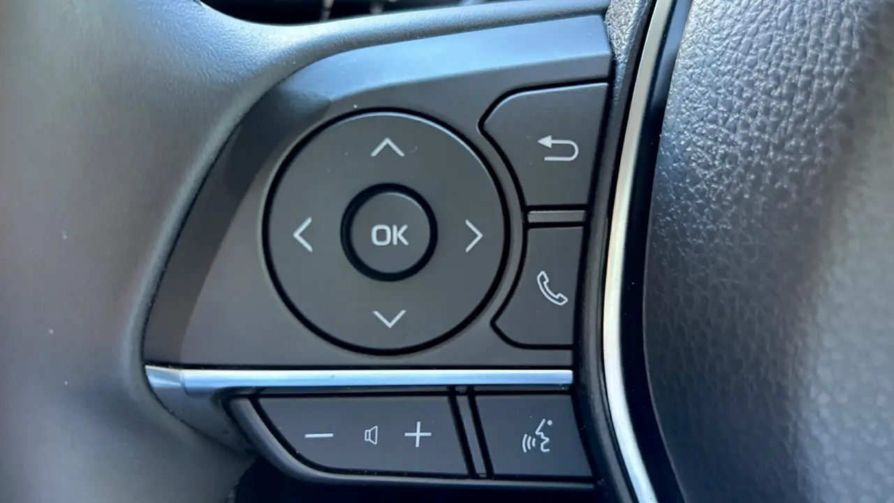 2022 Toyota Camry Hybrid Gallery Image 17