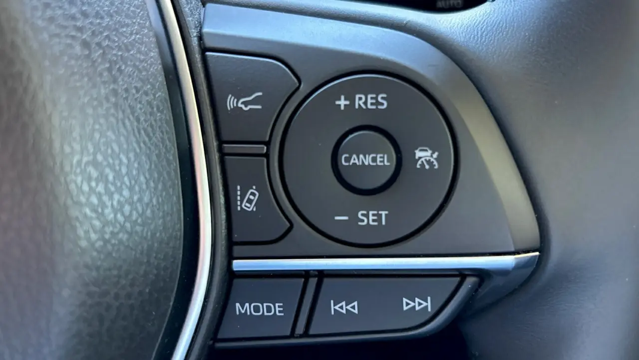 2022 Toyota Camry Hybrid Gallery Image 18