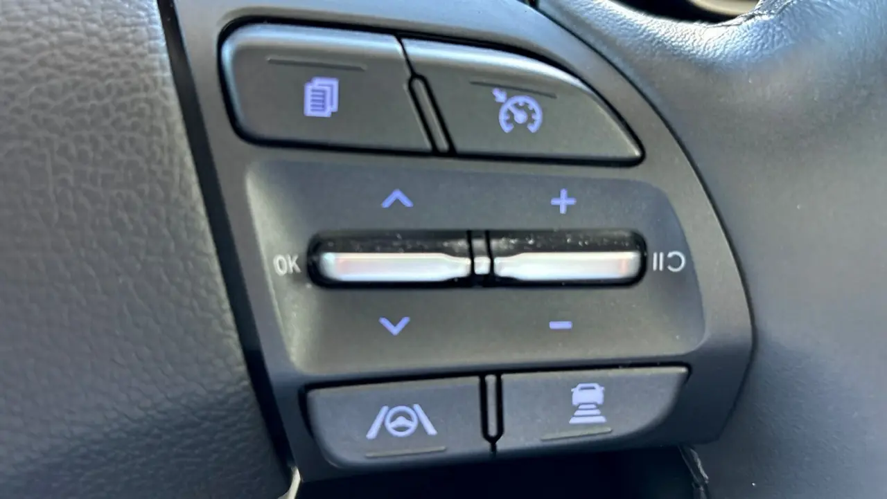 2023 HYUNDAI i30 Gallery Image 15