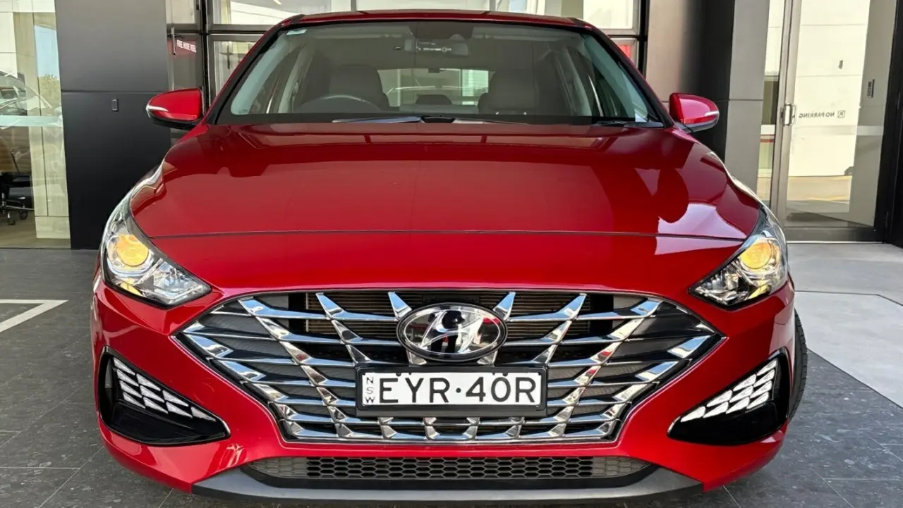 2023 HYUNDAI i30 Gallery Image 2