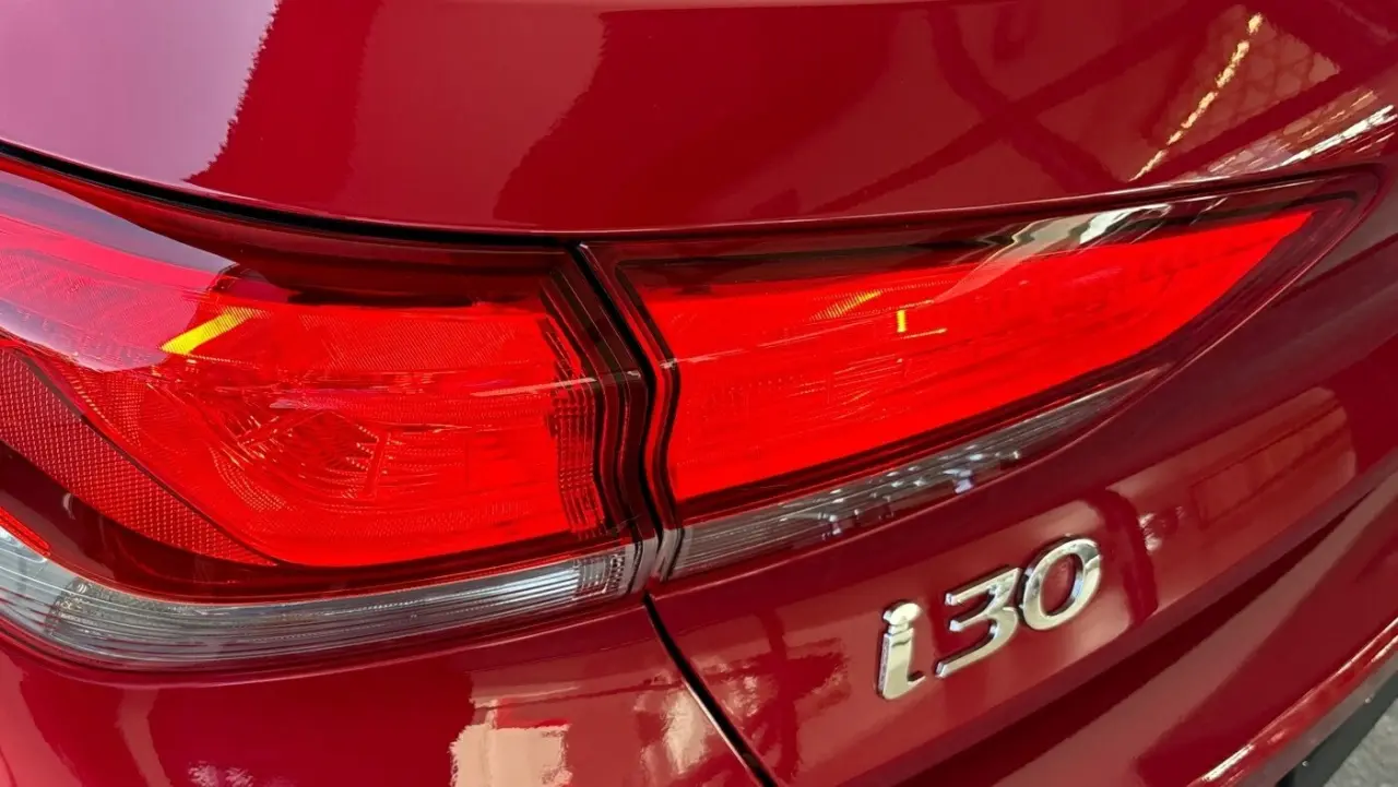 2023 HYUNDAI i30 Gallery Image 4