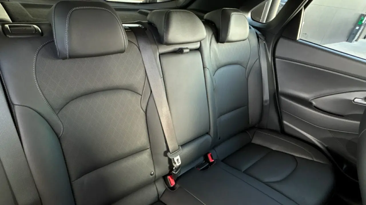 2023 HYUNDAI i30 Gallery Image 7