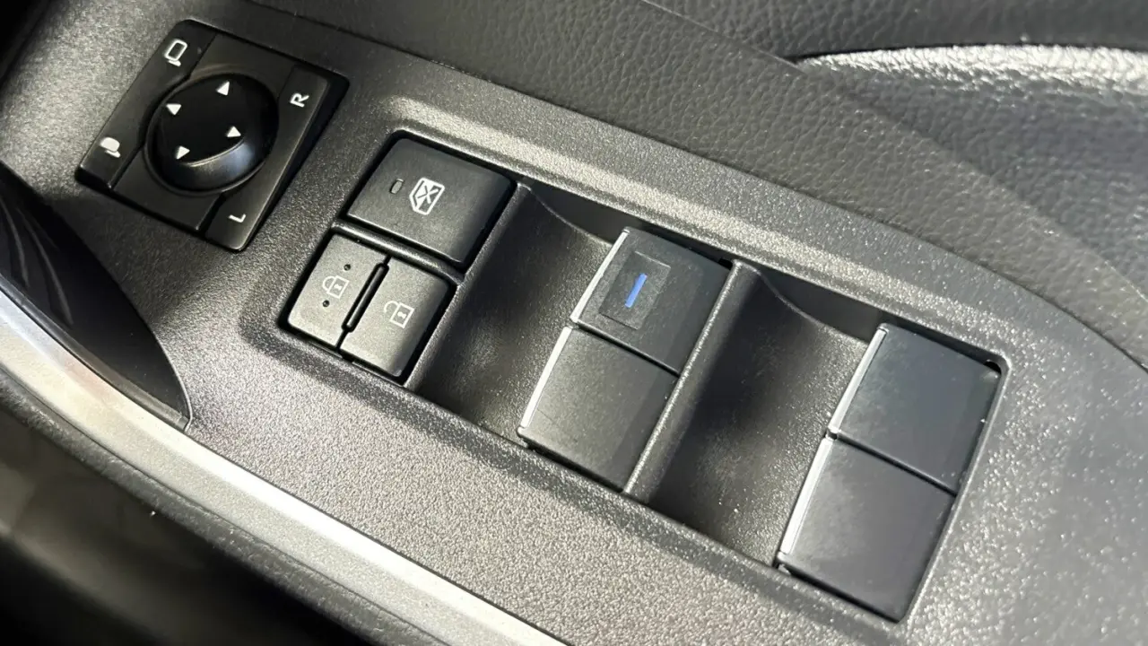 2020 Toyota RAV4 Gallery Image 16