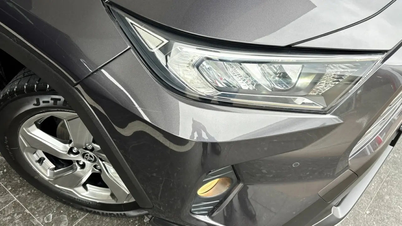 2020 Toyota RAV4 Gallery Image 3