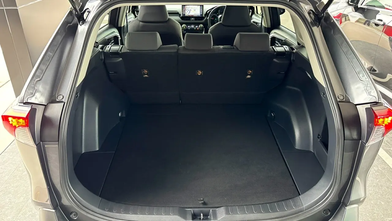 2020 Toyota RAV4 Gallery Image 6