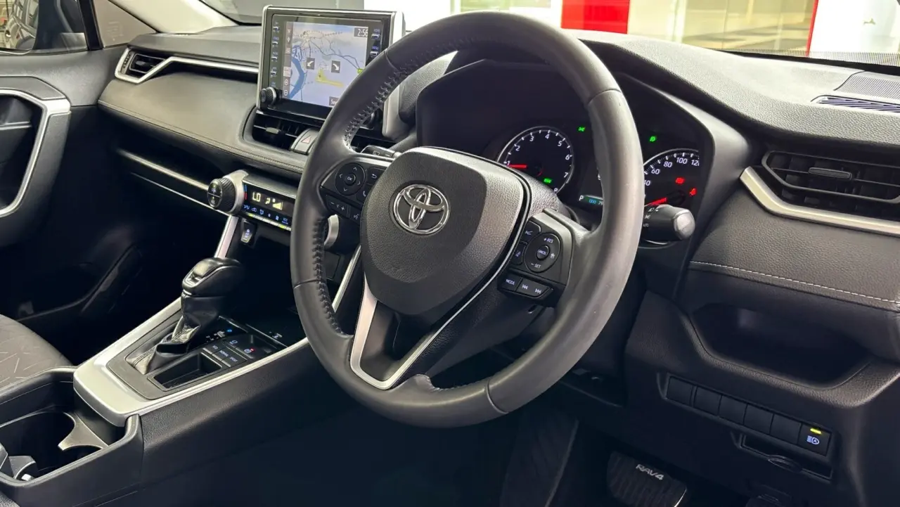 2020 Toyota RAV4 Gallery Image 9
