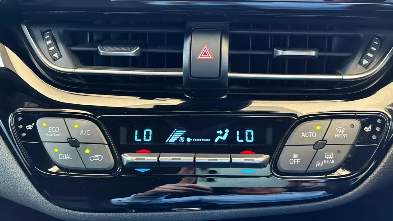 2023 Toyota C-HR Gallery Image 13