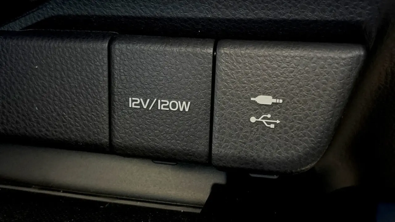 2019 Toyota Camry Gallery Image 13