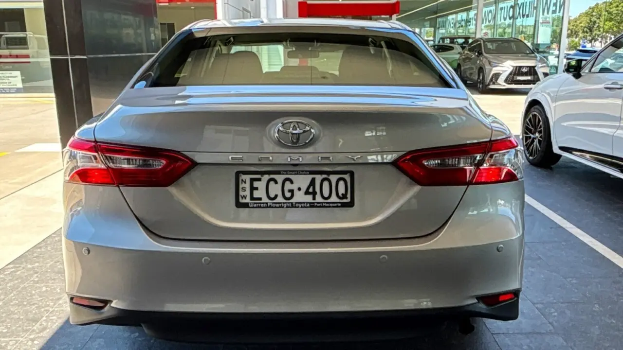 2019 Toyota Camry Gallery Image 5