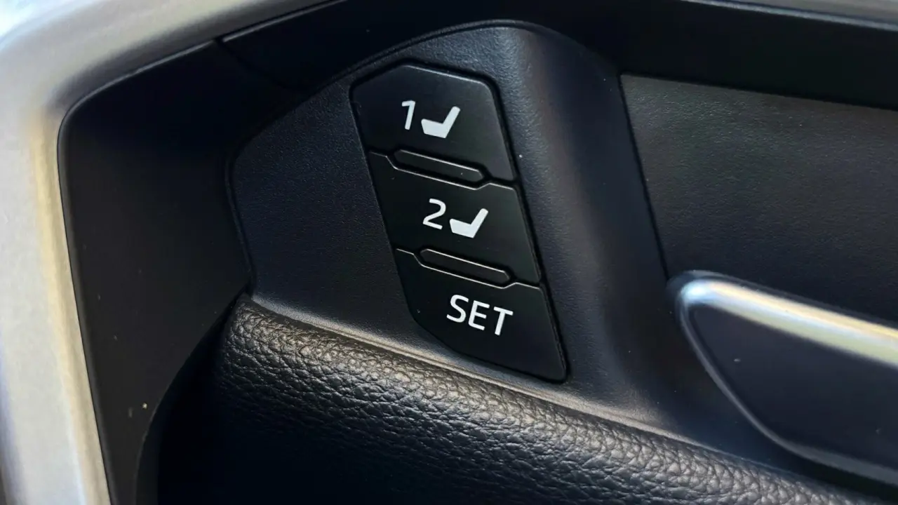 2021 Toyota Rav4 Hybrid Gallery Image 19