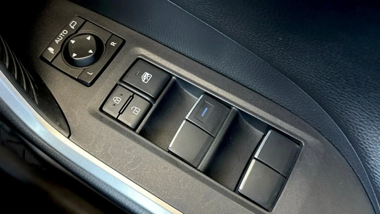 2021 Toyota Rav4 Hybrid Gallery Image 21