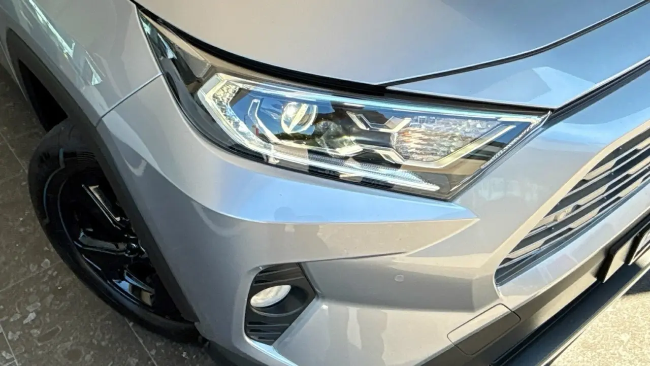 2021 Toyota Rav4 Hybrid Gallery Image 3