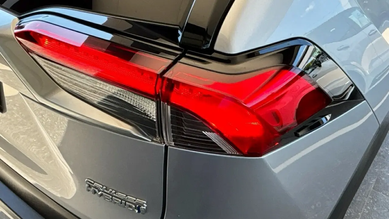 2021 Toyota Rav4 Hybrid Gallery Image 4