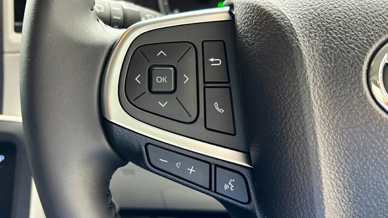 2025 Toyota Hiace Gallery Image 12