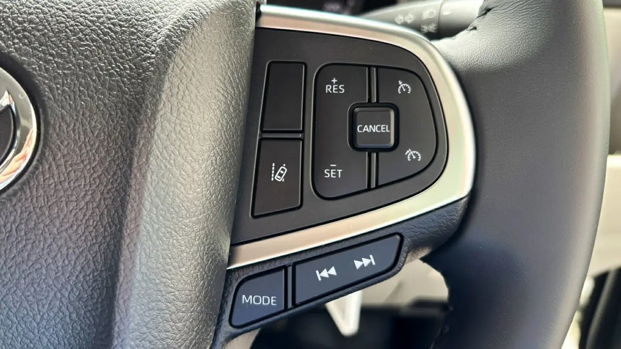 2025 Toyota Hiace Gallery Image 13