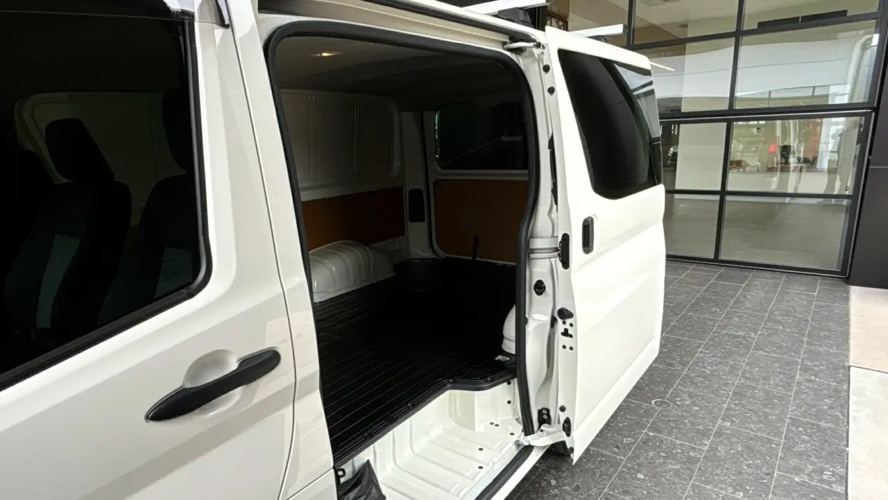 2025 Toyota Hiace Gallery Image 8