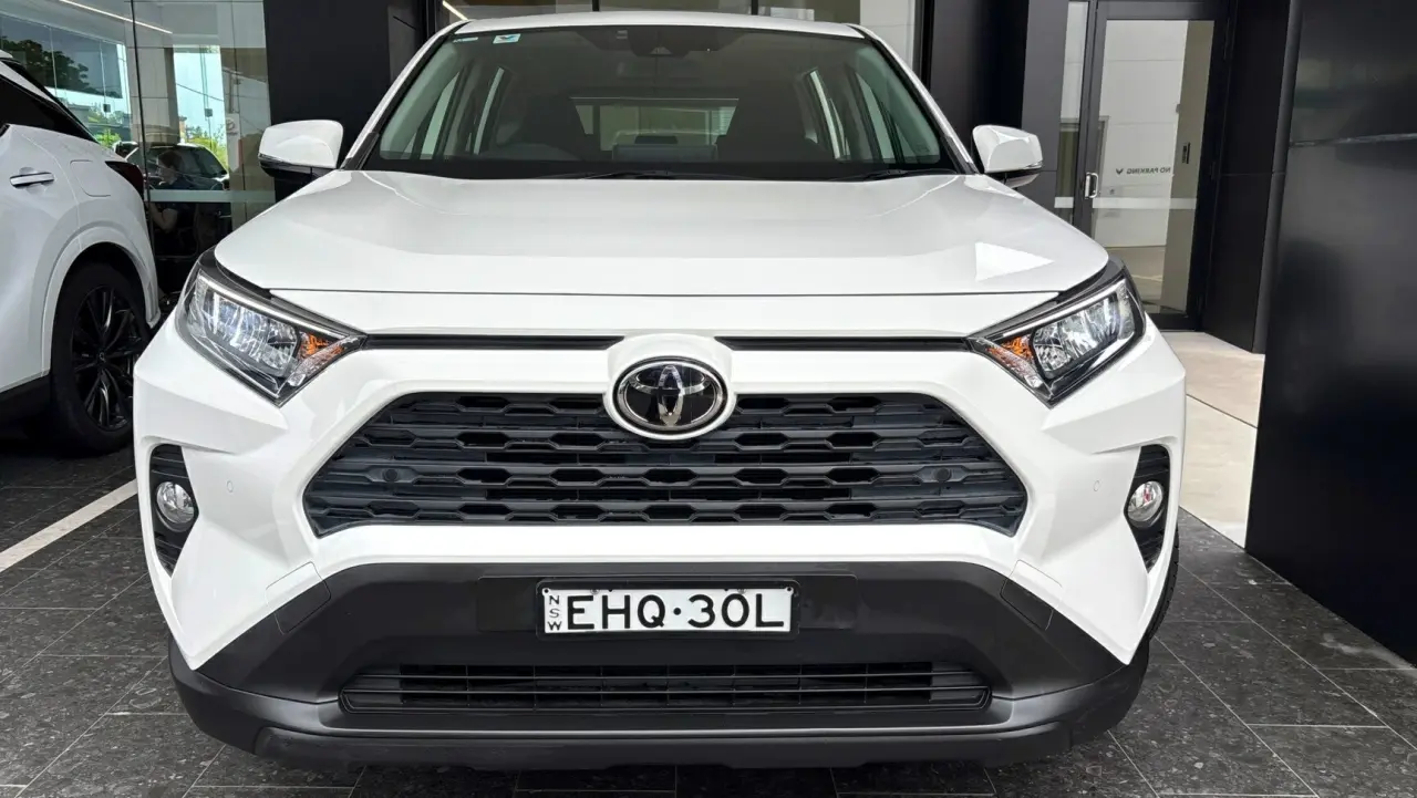 2020 Toyota RAV4 Gallery Image 2