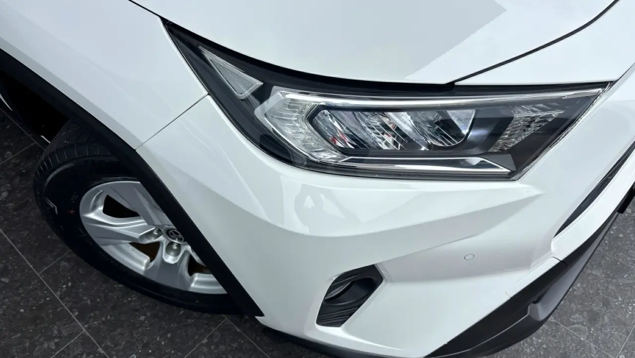 2020 Toyota RAV4 Gallery Image 3