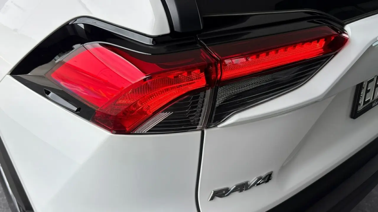 2020 Toyota RAV4 Gallery Image 4