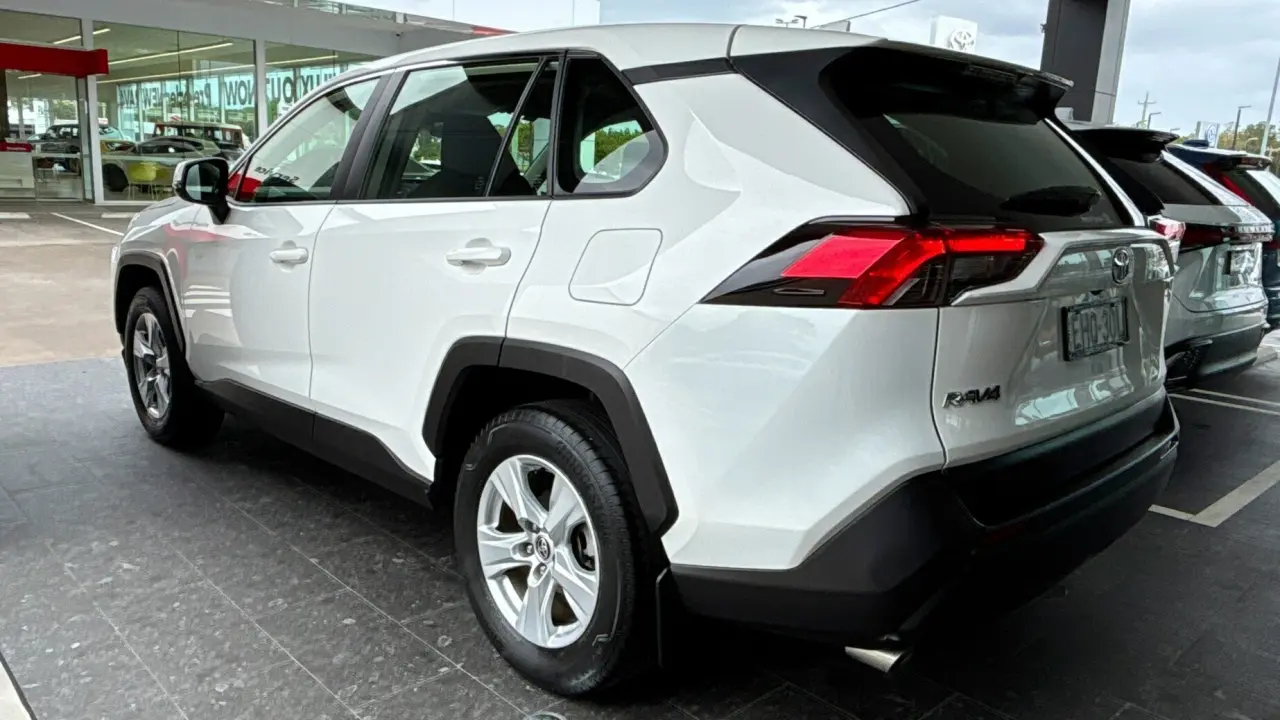 2020 Toyota RAV4 Gallery Image 6