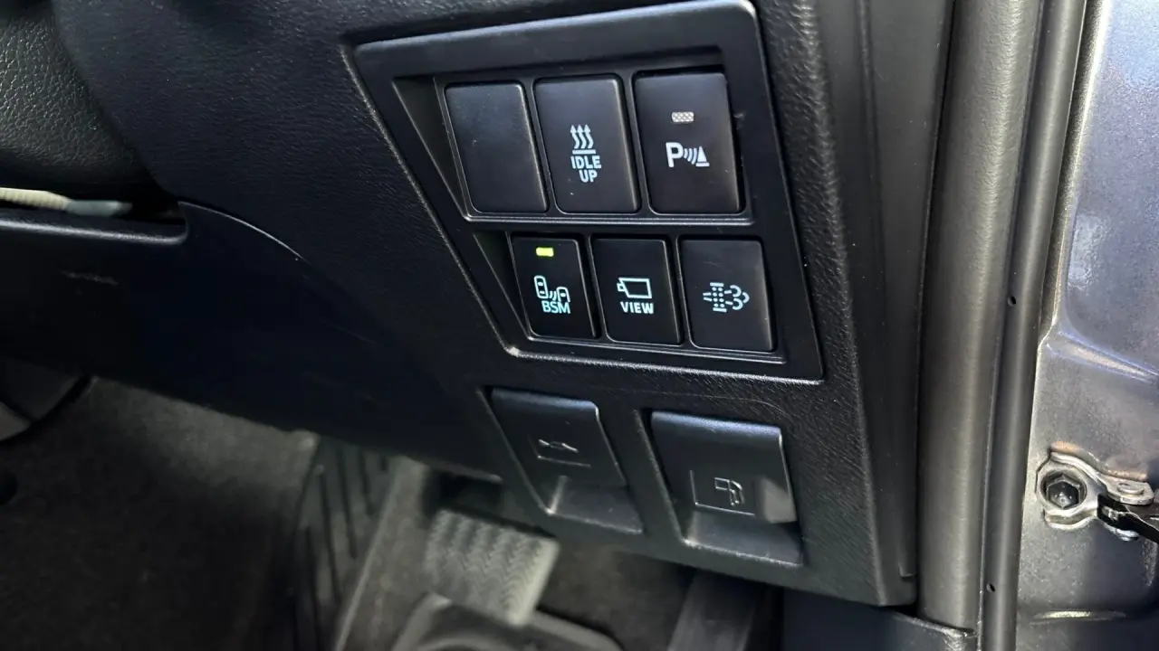 2023 Toyota Hilux Gallery Image 15