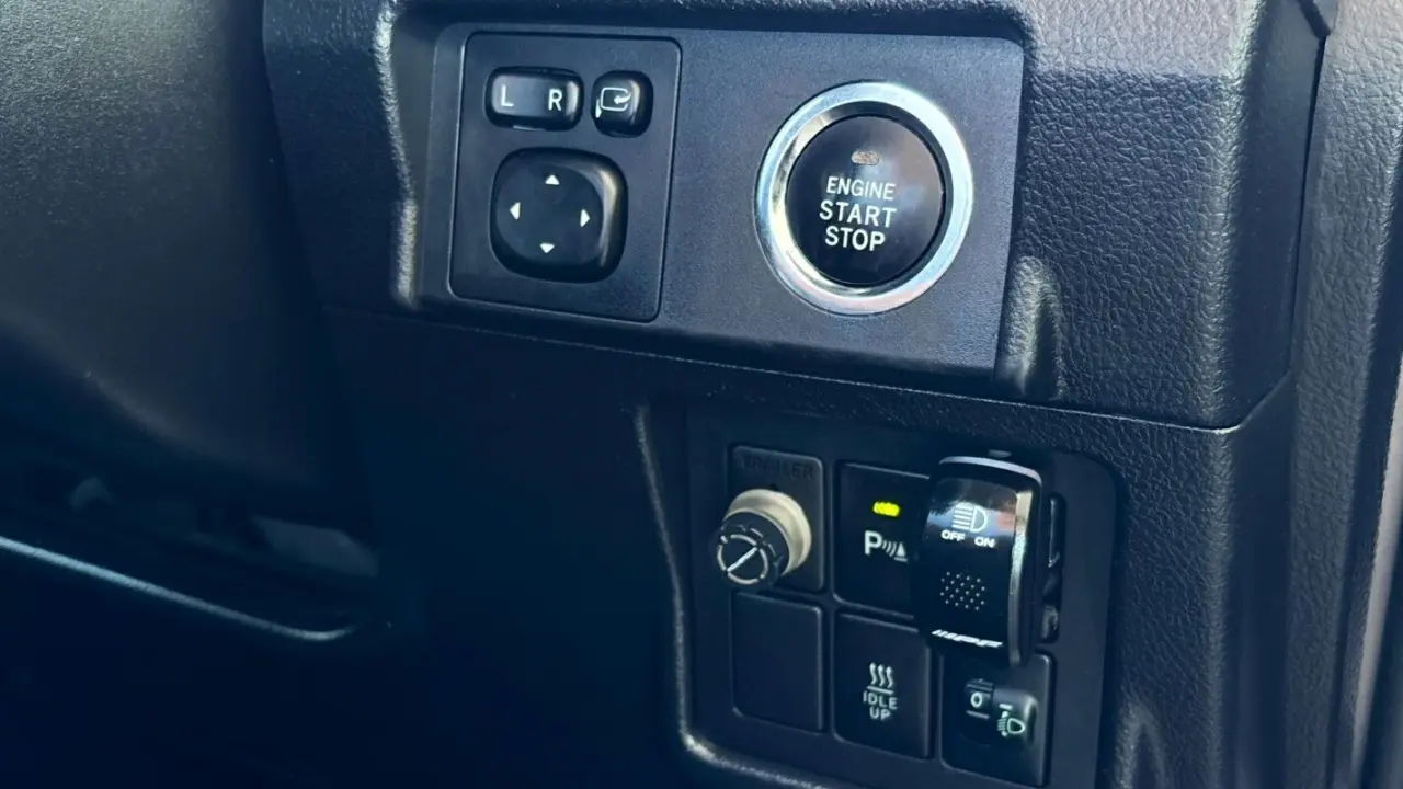 2017 Toyota Prado Gallery Image 15