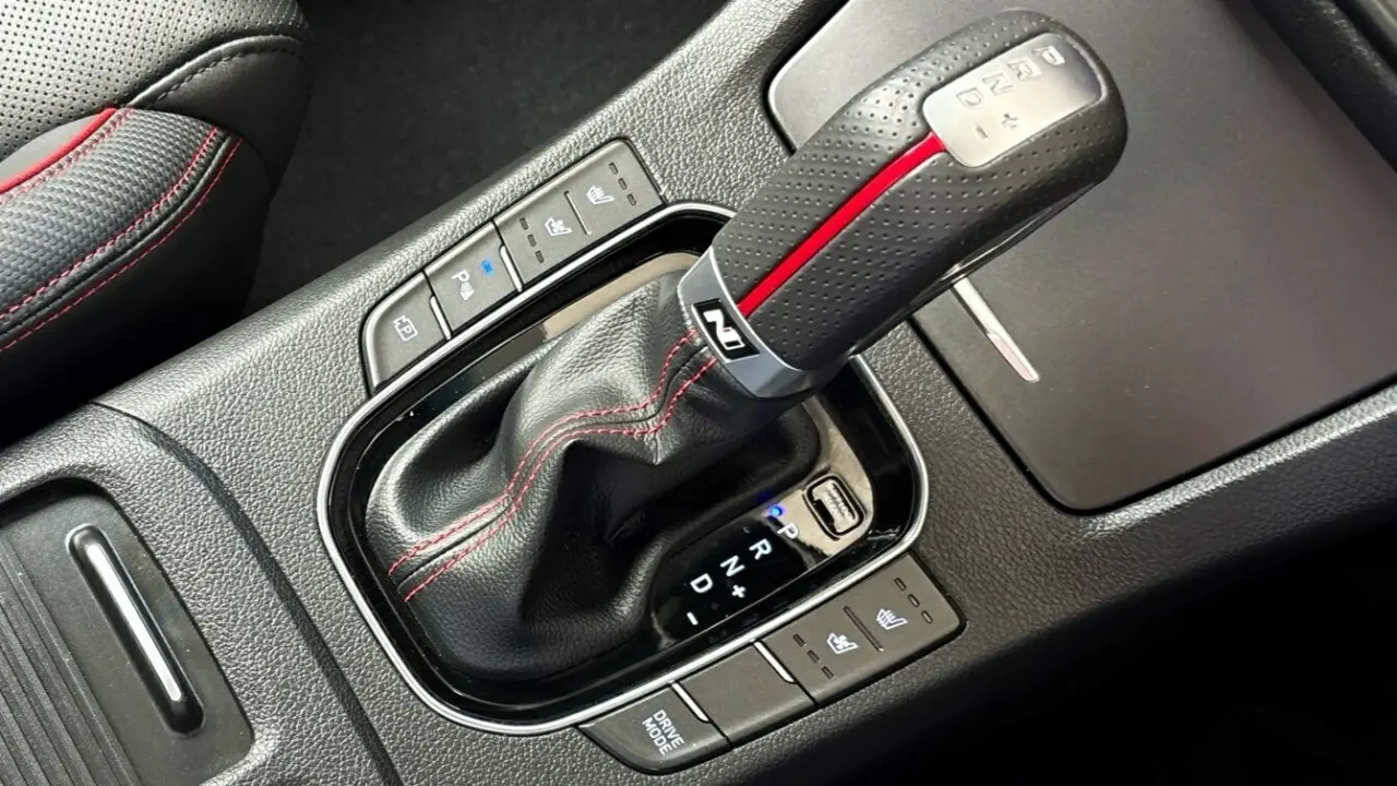 2022 HYUNDAI i30 Gallery Image 14